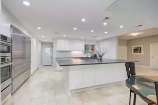 2 Woodstone St, Houston, TX 77024 - Photo 9