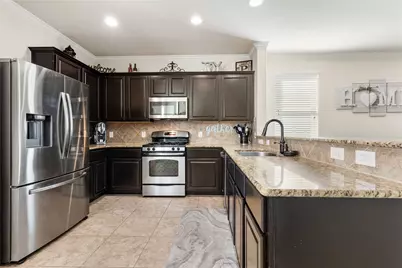 3031 Hawthorne Glen Lane, Dickinson, TX 77539 - Photo 5