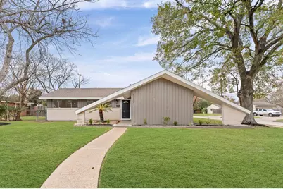 7102 Sharpview Drive, Houston, TX 77074 - Photo 1