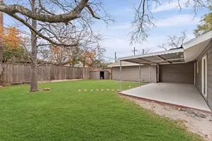 7102 Sharpview Dr, Houston, TX 77074 - Photo 15