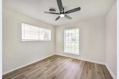 306 Red Bud Lane, Baytown, TX 77520 - Photo 13