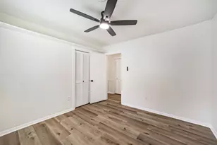 306 Red Bud Ln, Baytown, TX 77520 - Photo 15