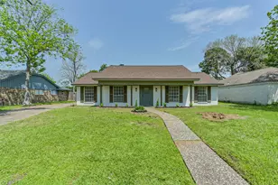 306 Red Bud Ln, Baytown, TX 77520 - Photo 1