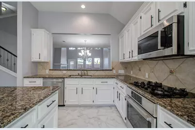 4202 Creek Ridge Lane, Missouri City, TX 77459 - Photo 9