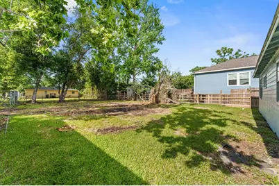 8121 Woodlyn Road, Houston, TX 77028 - Photo 13