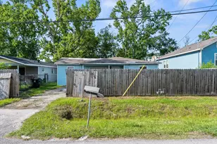 8121 Woodlyn Rd, Houston, TX 77028 - Photo 3