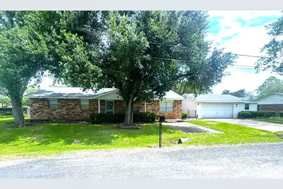 203 Franklin Road, Wharton, TX 77488 - Photo 3