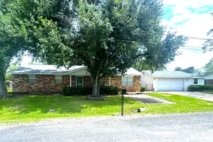 203 Franklin Rd, Wharton, TX 77488 - Photo 3