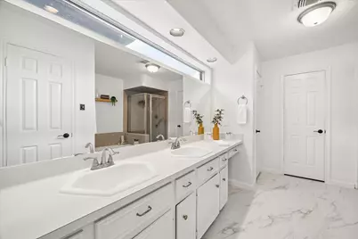 110 Shadow Wood Drive, Sugar Land, TX 77498 - Photo 17