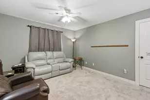 201 W Chatham St, Bellville, TX 77418 - Photo 21