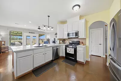 201 W Chatham Street, Bellville, TX 77418 - Photo 11