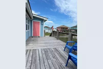 951 Clara, Crystal Beach, TX 77650 - Photo 5