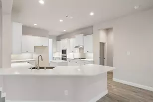 1524 N Blue Bonnet Ln, Angleton, TX 77515 - Photo 17
