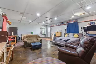 36455 Joe Loggins Rd, Hempstead, TX 77445 - Photo 31