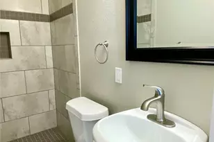 602 Majestic St, Houston, TX 77020 - Photo 5