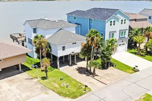 1334 Outrigger, Tiki Island, TX 77554 - Photo 3