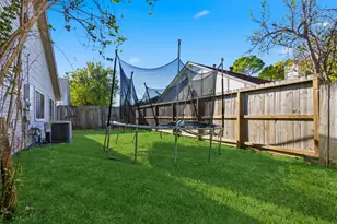 9306 Corner Oaks Ln, Houston, TX 77036 - Photo 23