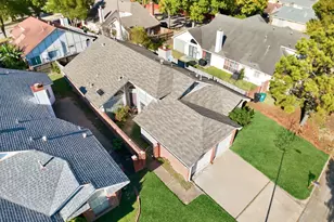 9306 Corner Oaks Ln, Houston, TX 77036 - Photo 3