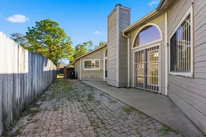 9306 Corner Oaks Lane, Houston, TX 77036 - Photo 21