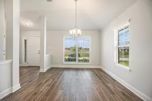 4401 E Bayou Maison Cir, Dickinson, TX 77539 - Photo 3