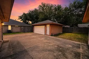 6902 Feather Creek Dr, Houston, TX 77086 - Photo 13