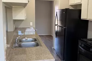 12719 Panay Dr, Houston, TX 77048 - Photo 5