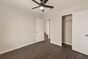 10918 Gulf Bridge Ct, Houston, TX 77075 - Photo 17