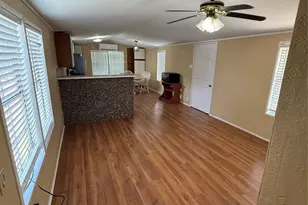 811 6th Street N, San Leon, TX 77539 - Photo 5