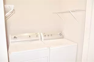 9010 Laverne Park Ln, Houston, TX 77080 - Photo 17