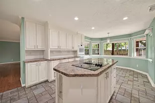 302 Hickory Ridge Dr, El Lago, TX 77586 - Photo 15