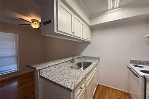 425 E 9th St, Houston, TX 77007 - Photo 7