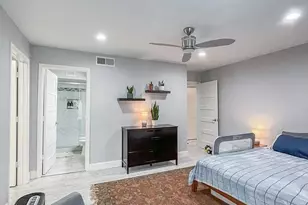 12633 Memorial Dr, Houston, TX 77024 - Photo 5