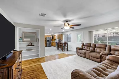 205 W Vaughn Lane, Deer Park, TX 77536 - Photo 5