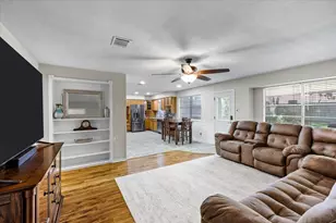 205 W Vaughn Ln, Deer Park, TX 77536 - Photo 5