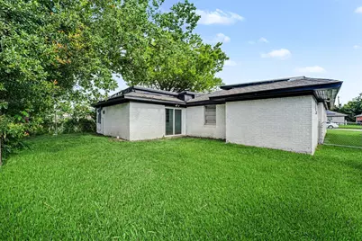 8746 Cowart Street, Houston, TX 77029 - Photo 21