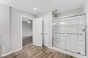 8746 Cowart St, Houston, TX 77029 - Photo 17