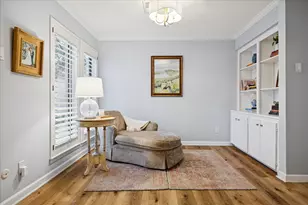 10106 Cedar Creek Dr, Houston, TX 77042 - Photo 21