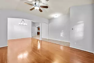 6126 Bradford Ln, League City, TX 77573 - Photo 5