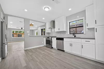 419 Fairbanks Street, Houston, TX 77009 - Photo 13