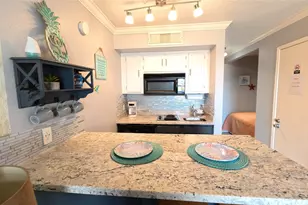 6300 Seawall Blvd, Galveston, TX 77551 - Photo 7