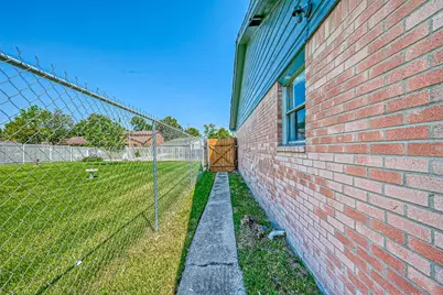 3918 Tavenor Lane, Houston, TX 77047 - Photo 13