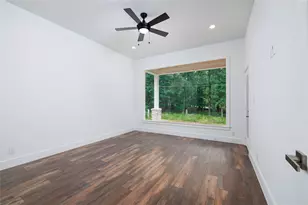 1049 Broadmoor Dr, Huntsville, TX 77340 - Photo 11