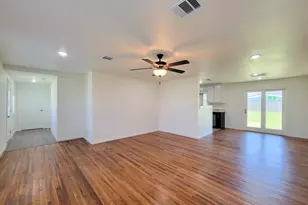 413 S Market St, Brazoria, TX 77422 - Photo 9