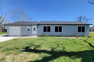 413 S Market St, Brazoria, TX 77422 - Photo 1