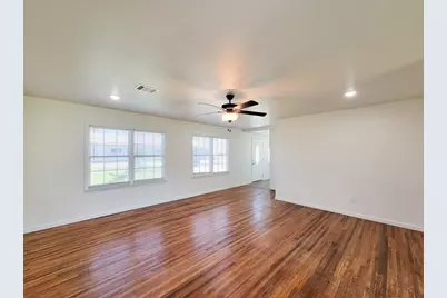 413 S Market Street, Brazoria, TX 77422 - Photo 7