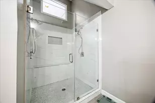 2413 Kingston St, Houston, TX 77019 - Photo 15