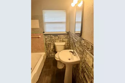 7915 Flintridge Drive, Houston, TX 77028 - Photo 7