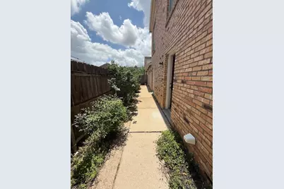 6201 Beverlyhill Street #8, Houston, TX 77057 - Photo 23