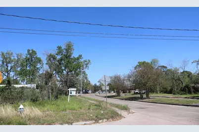 6817 Roanoke Street, Houston, TX 77028 - Photo 3