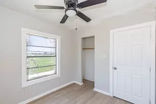126 W 6th St, Freeport, TX 77541 - Photo 9